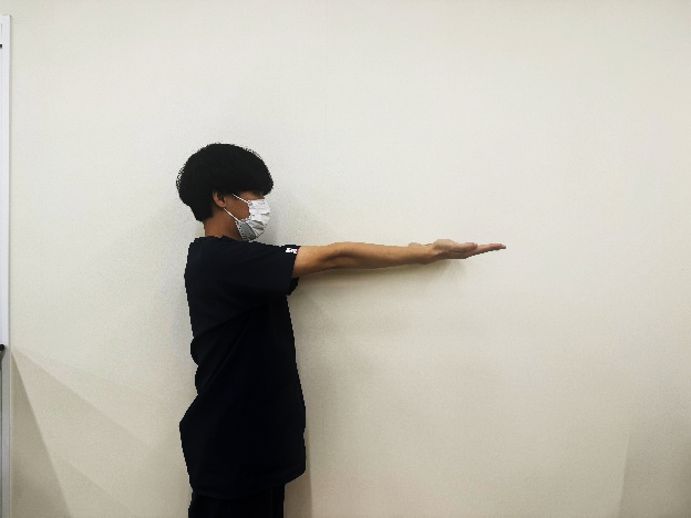 野球肘のチェックポイントB)前ならえ