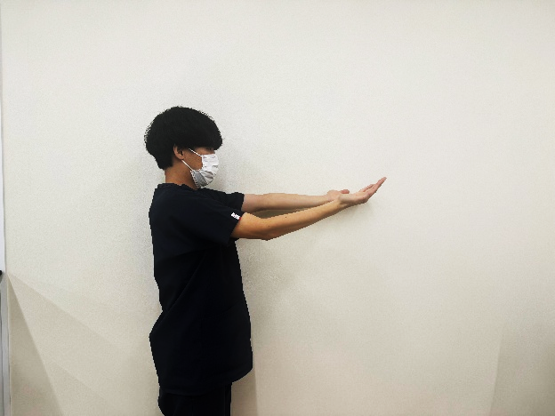 野球肘のチェックポイントB)前ならえ