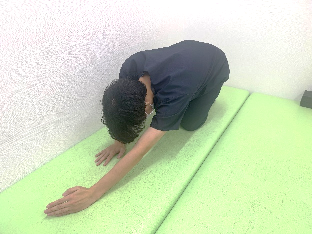 セルフエクササイズ③脇の下のストレッチ