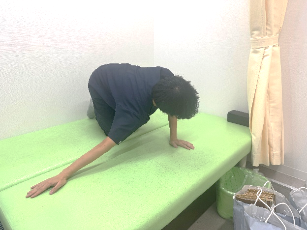 セルフエクササイズ④胸のストレッチ